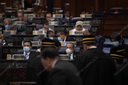 PERSIDANGAN PARLIMEN PENGGAL KETIGA 