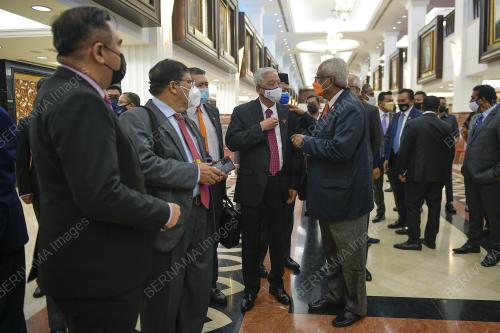 DATUK SERI ISMAIL SABRI YAAKOB