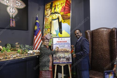 SENATOR DATUK SERI DR AWANG SERIYAN