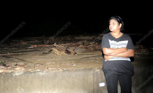 KL45_11112015_TANAH_RUNTUH