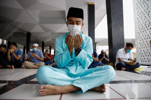 SOLAT JUMAAT DI MASJID NEGARA