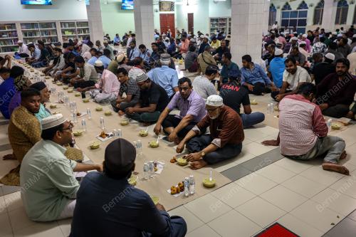 MASJID INDIA BERBUKA PUASA