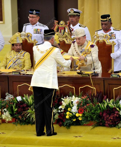 KL45_13122016_AGONG