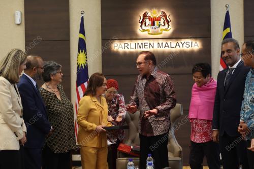 DATUK SERI ANWAR IBRAHIM