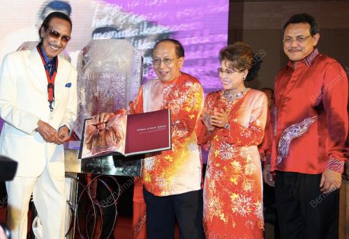 DATUK SERI DR RAIS YATIM