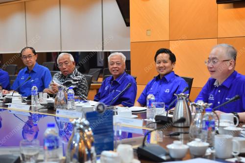 DATUK SERI ISMAIL SABRI YAAKOB