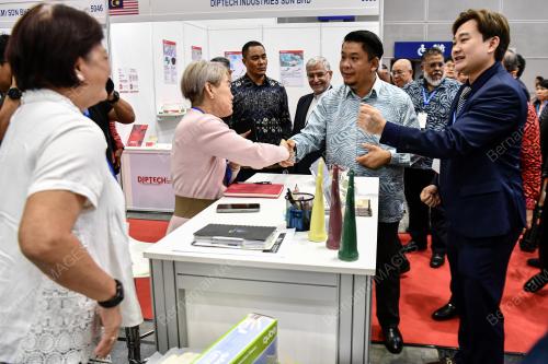 DATUK LUKANISMAN AWANG SAUNI