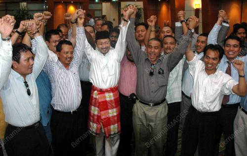 MUKHRIZ MAHATHIR