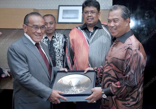 TAN SRI MUHYIDDIN YASSIN