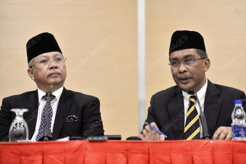 TAN SRI ANNUAR MUSA & DATUK TAKIYUDDIN HASSAN