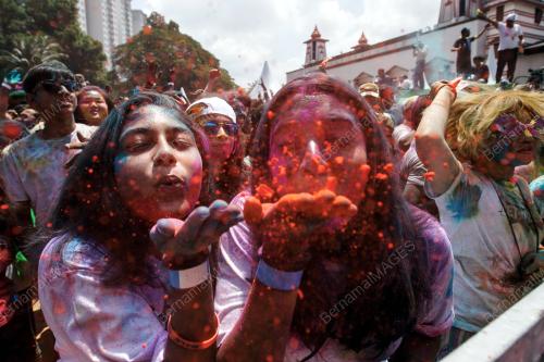 KL45_25032017_HOLI