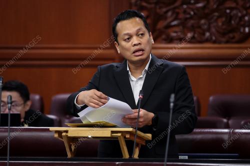 NIK NAZMI NIK AHMAD
