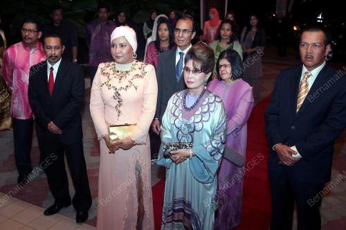 TUANKU NUR ZAHIRAH