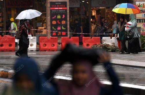 KL45_25112017_HUJAN