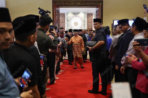 AL-SULTAN ABDULLAH RI'AYATUDDIN AL-MUSTAFA BILLAH SHAH