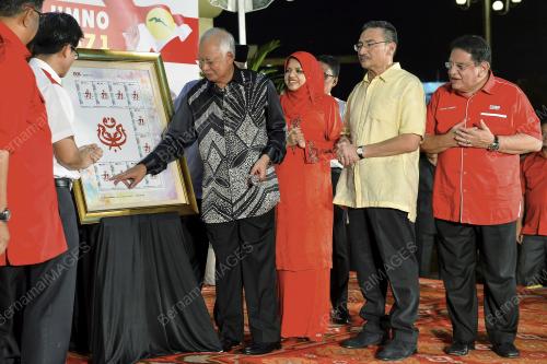 KL45_26042017_PENYERAHAN_BENDERA