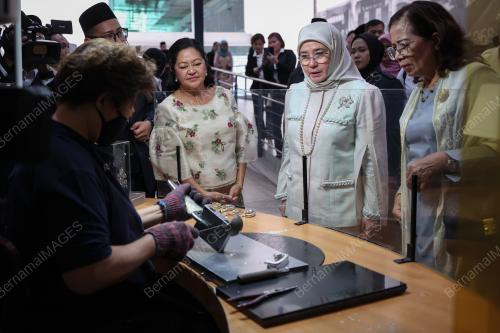 TUNKU HAJAH AZIZAH AMINAH MAIMUNAH