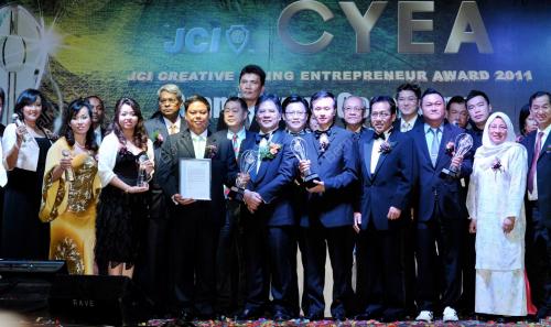 DATUK SERI IDRIS JALA