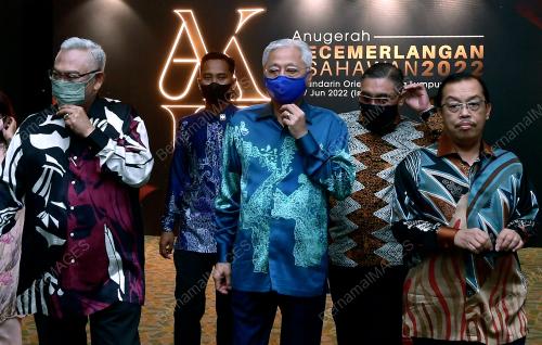 DATUK SERI ISMAIL SABRI YAAKOB