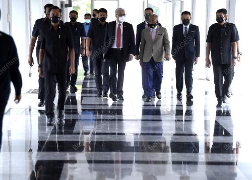 DATUK SERI ISMAIL SABRI YAAKOB