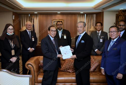 TAN SRI MUHYIDDIN YASSIN