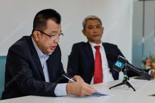 DR ABANG AZHARI HADARI