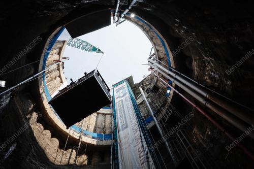 THE LONGEST AND DEEPEST MICROTUNNELING
