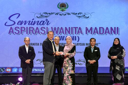 FADLINA SIDEK