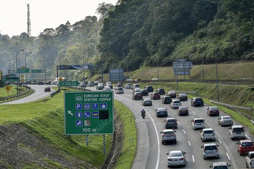 TINJAUAN ALIRAN TRAFIK LEBUHRAYA KL-KARAK