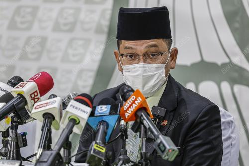 DATUK DR MOHD NA'IM MOKHTAR