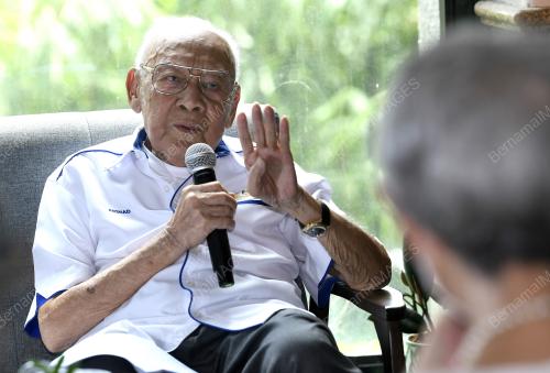 TAN SRI DR ARSHAD AYUB