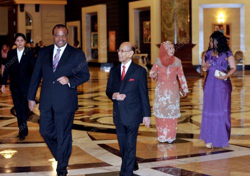 KL46_03072013_AGONG
