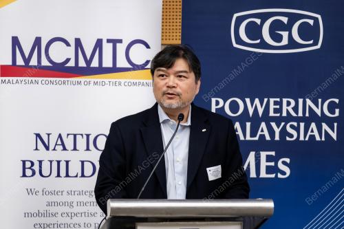 MOHAMED NAZRI OMAR
