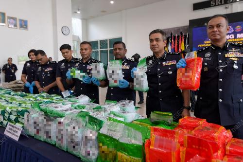 DATUK HUSSEIN OMAR KHAN