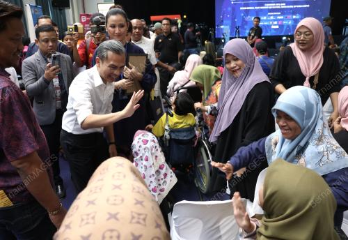 FAHMI FADZIL