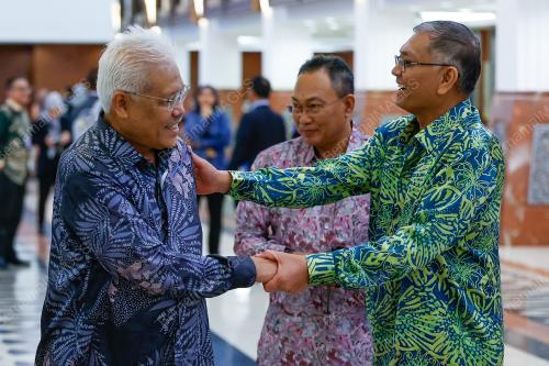 DATUK SERI DR SHAMSUL ANUAR NASARAH