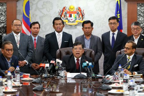TAN SRI JOHARI ABDUL