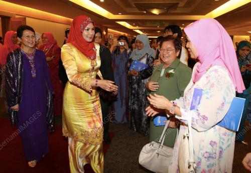 TUANKU NUR ZAHIRAH