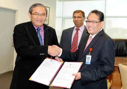 KL46_07112013_PROF_DR_GHAUTH_SERAH