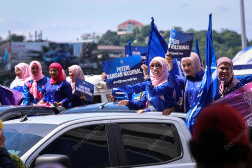SUKARELAWAN SKUAD MISI BANTUAN BANJIR