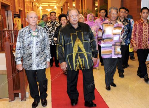 KL46_08062013_TUANKU