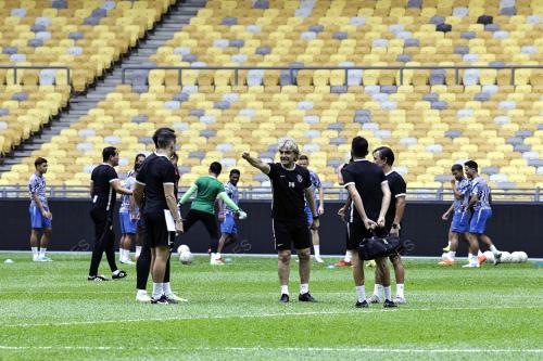 LATIHAN RASMI MENJELANG FINAL PIALA FA
