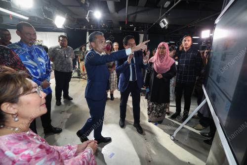 FAHMI FADZIL