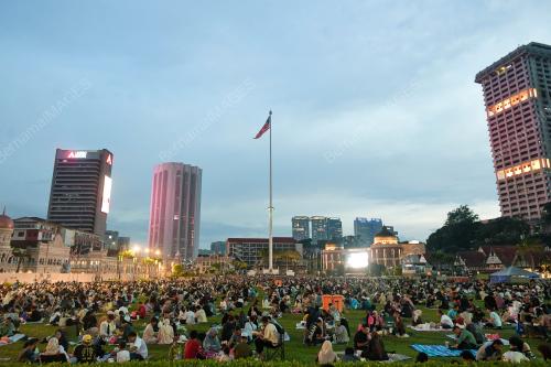 BERBUKA PUASA DI DATARAN MERDEKA