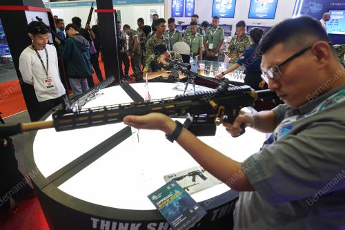 PAMERAN PERKHIDMATAN PERTAHANAN ASIA (DSA)