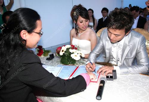 WEDDING MADE IN THE SKY