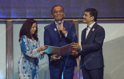 DATUK SERI DR DZULKEFLY AHMAD