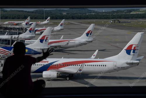 SUASANA KLIA LENGANG