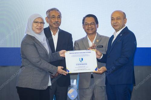 DATUK TS MUSTAPHA SAKMUD