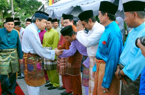 SULTAN SHARAFUDDIN IDRIS SHAH